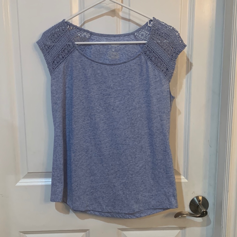 Blouse with cute mesh holders